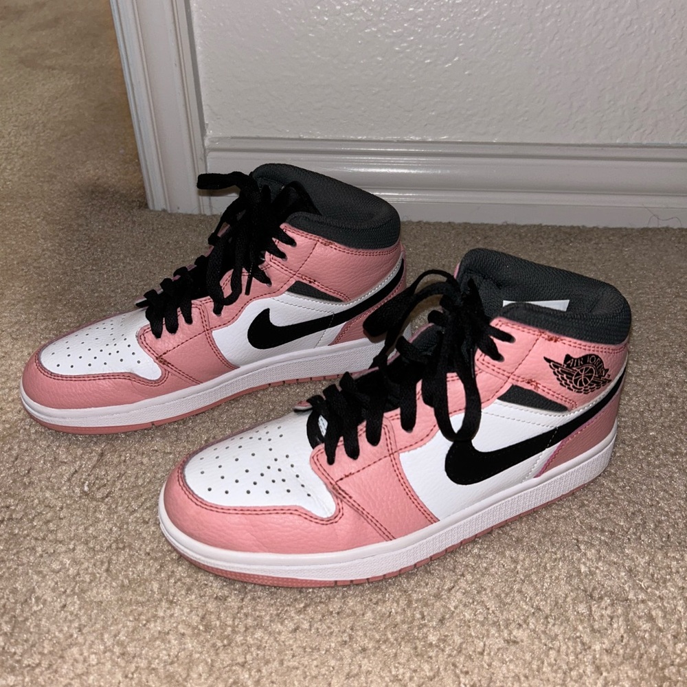 Air Jordan 1’s Mid Rust Pink